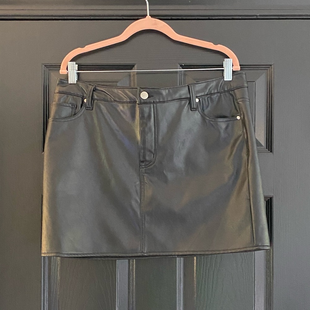 5/$25 - Material Girl- Faux Leather Skirt - Short - Size 11 - NWT